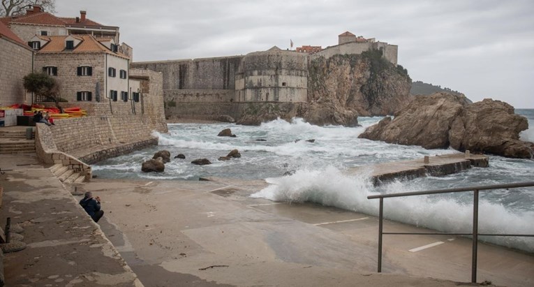Danas pretežno oblačno, na Jadranu kiša