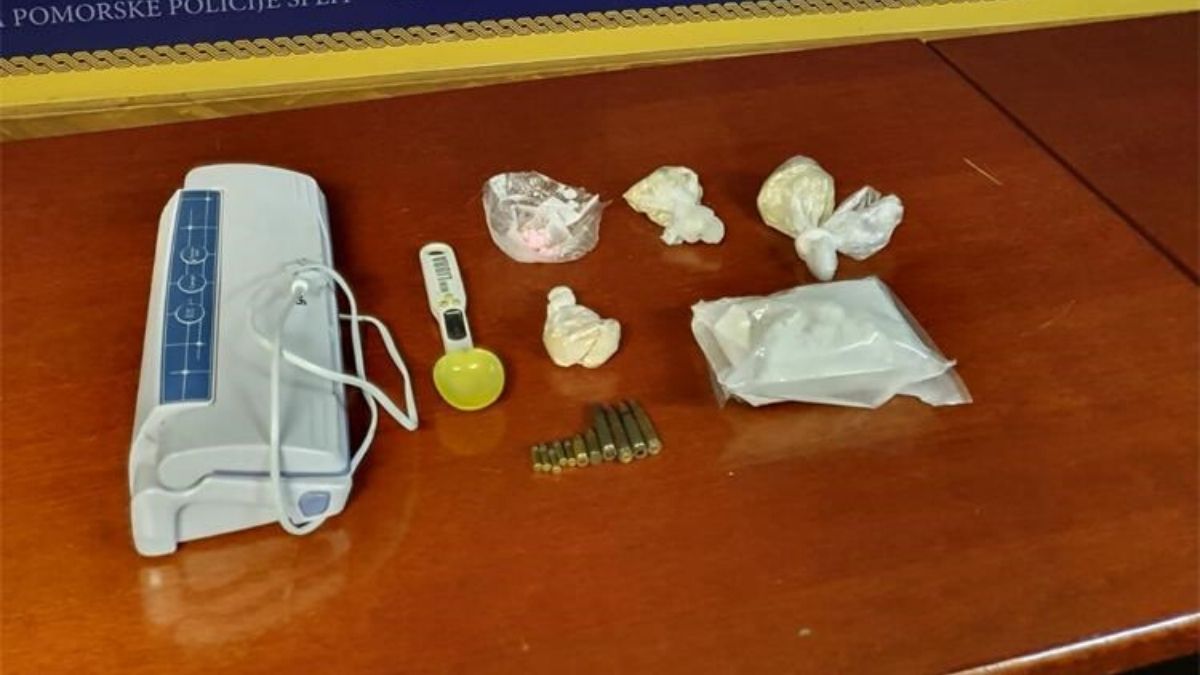 Kod splitskog dilera uz drogu pronašli bombu i streljivo