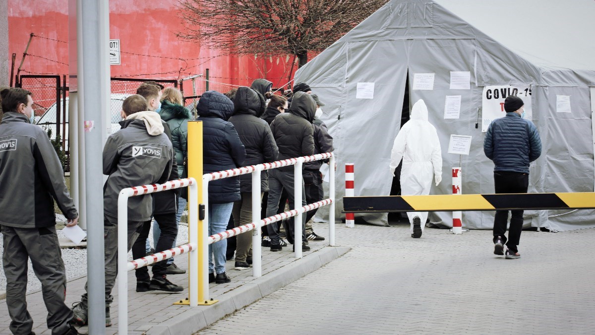 U Poljskoj rekordan broj novozaraženih, blizu je 30.000