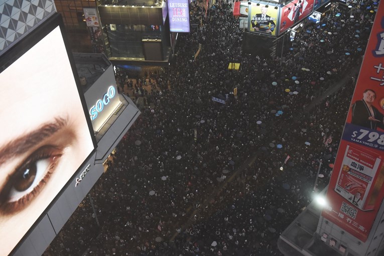 Na ulicama Hong Konga prosvjedovalo 800.000 ljudi