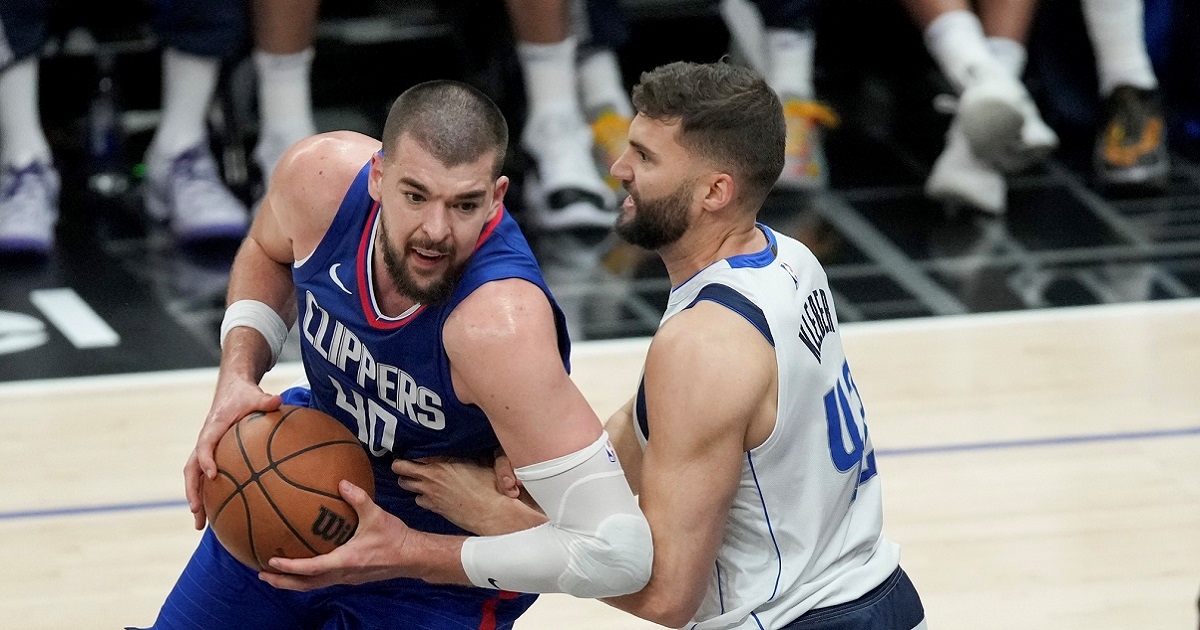 Zubac do osobnog rekorda u doigravanju. Pogledajte što je radio Dončiću i Mavsima
