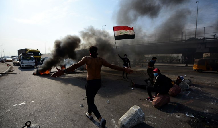 Tisuće studenata priključilo se prosvjednicima u Bagdadu, traže novog premijera