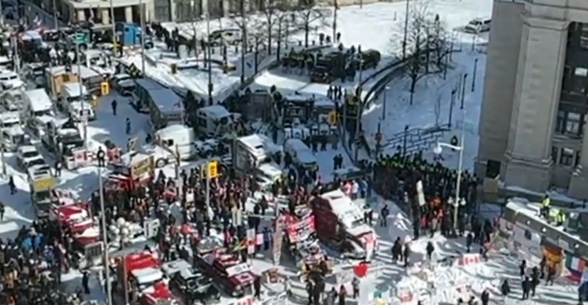Uhićeni vođe prosvjeda u Kanadi, policija uklanja kamione