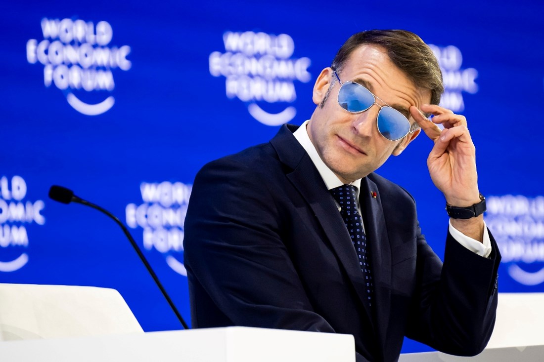"Kao Rocky Balboa": Macron objasnio zašto ne skida sunčane naočale