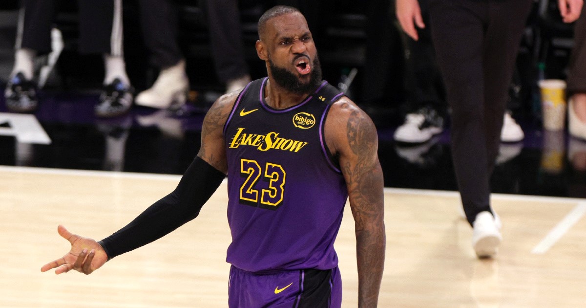 VIDEO Luda LeBronova večer. Skoro se potukao pa blokadom donio pobjedu Lakersima