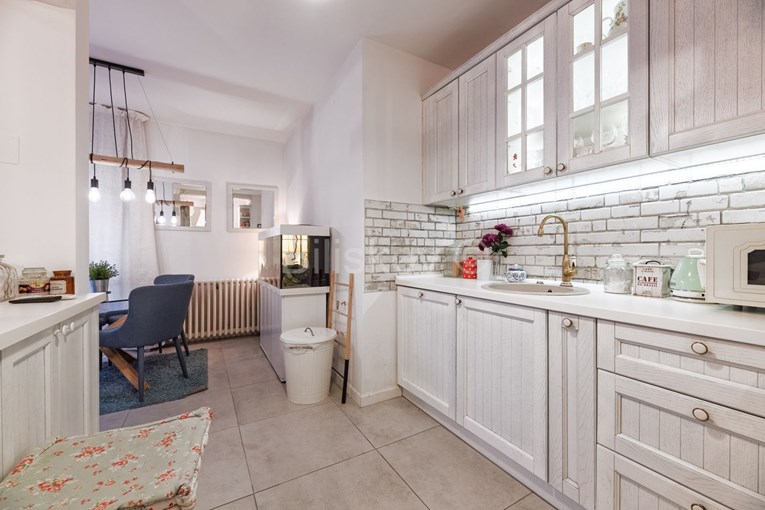 Tražite mir? Kuća bez susjeda i s vlastitim potokom je hit oglas