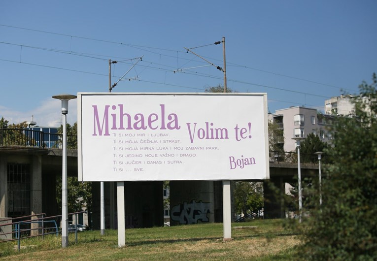 U Zagrebu osvanuo ljubavni plakat, ljudi se šale: "Mihaela, trepni ako si oteta"