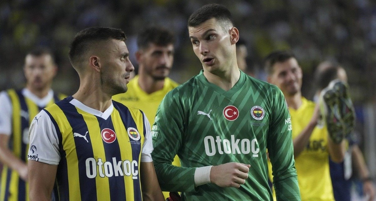 Raspala se balkanska kolonija u Feneru. Nakon Džeke otišao i Tadić