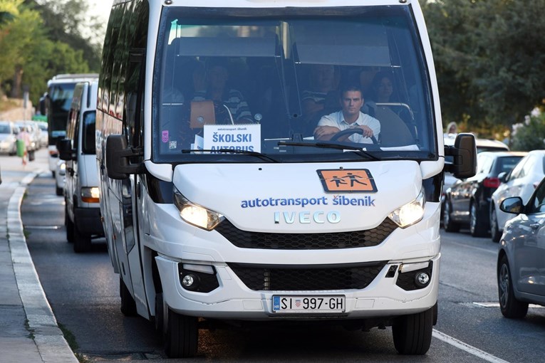 Prijevoznici: Diljem Hrvatske prijeti da učenici ostanu bez buseva do škole