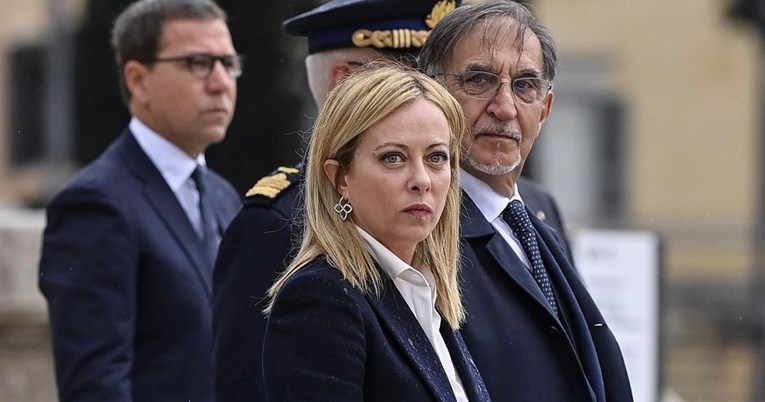 Kontroverznu talijansku premijerku napadaju jer je na summit povela 6-godišnju kćer