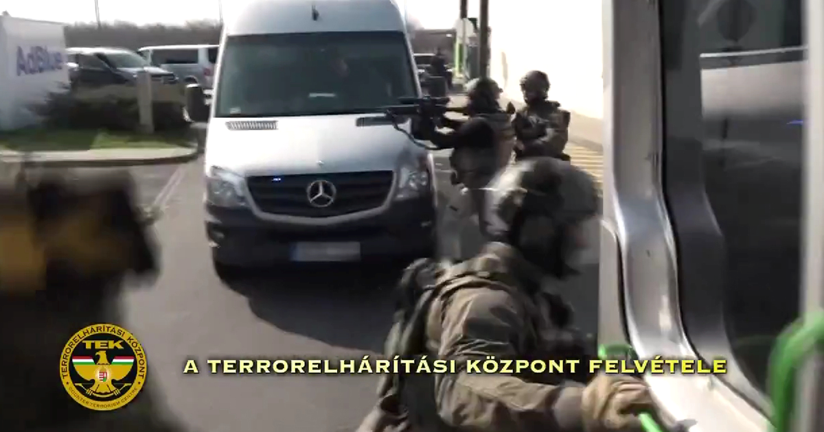 VIDEO Mađari priveli Ukrajince s hrpom keša i zlata. Objavljena snimka