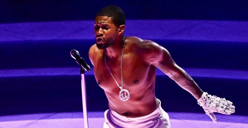 Zašto je Usher nosio rukavice tijekom nastupa na Super Bowlu? Fanovi imaju teoriju