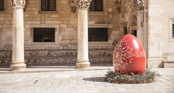 Pripreme za Uskrs u punom jeku: Tradicionalne pisanice krase staru jezgru Dubrovnika