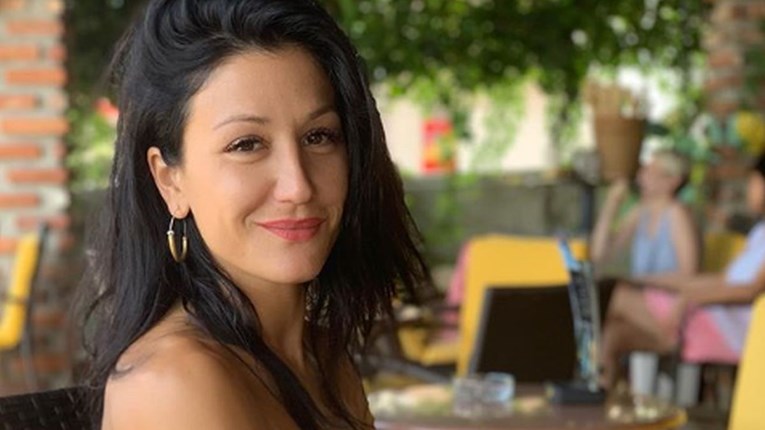 Ana Rucner počastila fanove rijetkom fotkom u badiću