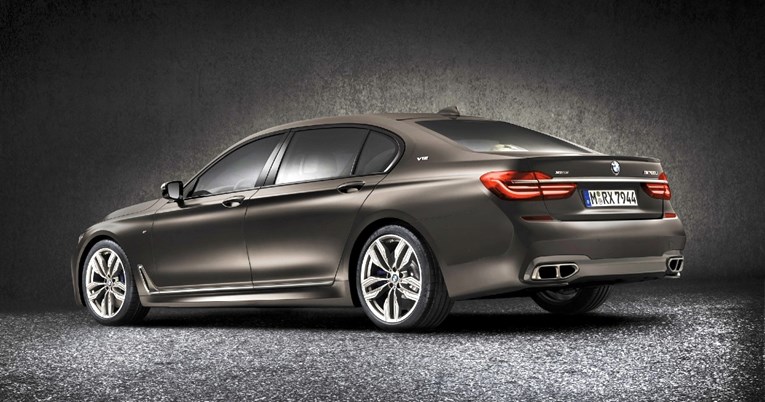 BMW najavio zadnje automobile s V12 motorom