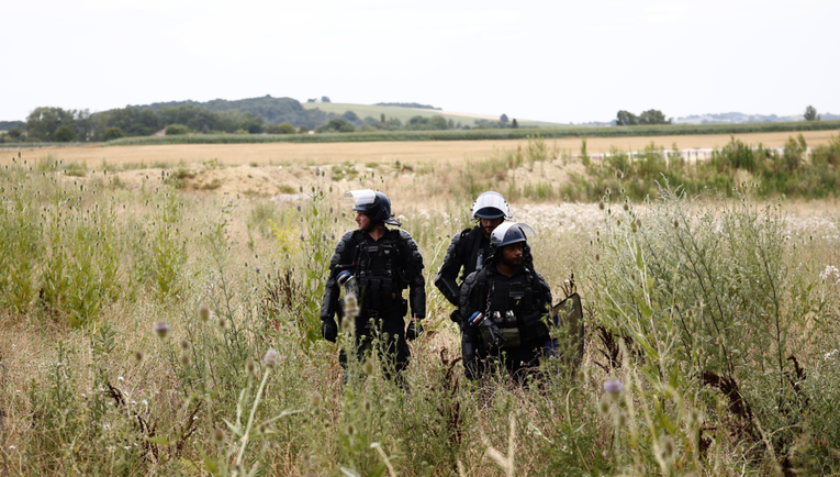 Francuska zbog migranata šalje interventnu policiju na plaže