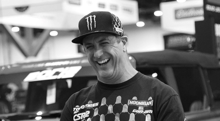 Legendarni vozač Ken Block poginuo vozeći motorne sanjke