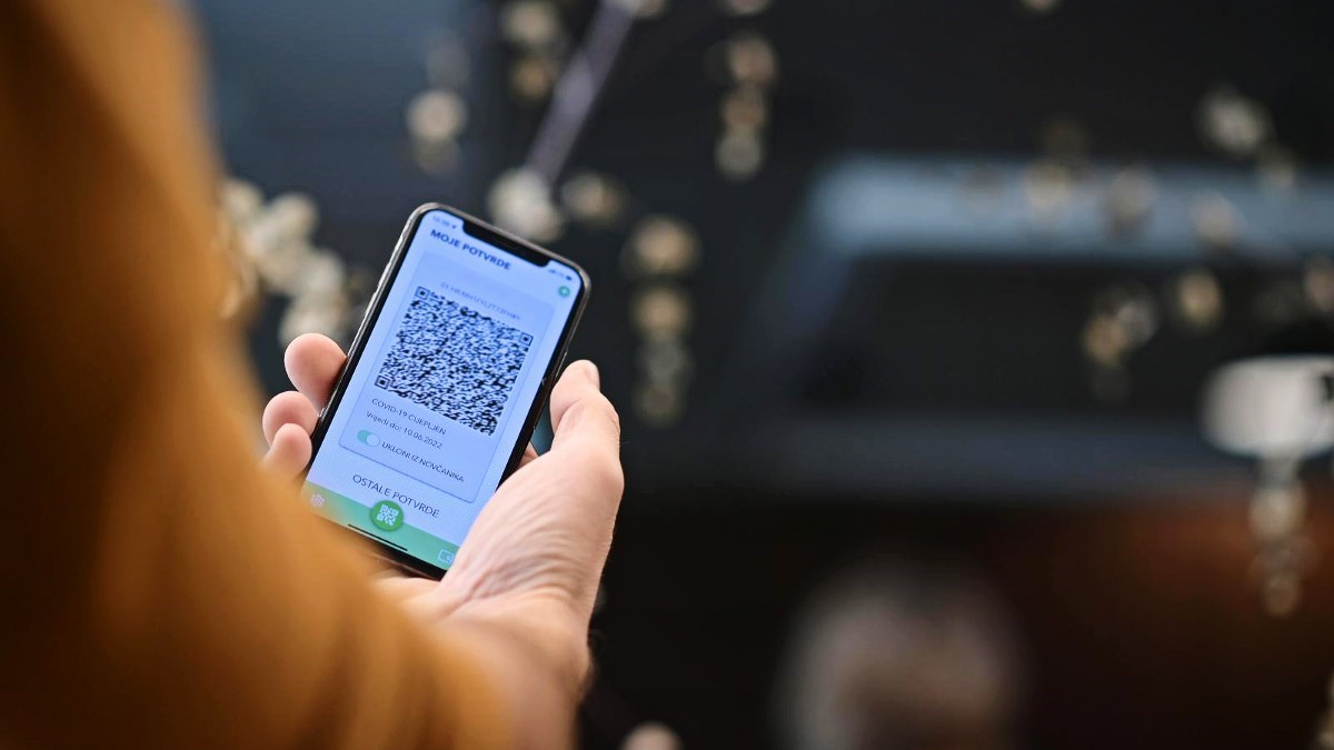 Hrvati bi među prvima u EU mogli koristiti mobitel i kao putovnicu