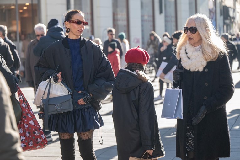 Olja Vori prošetala zagrebačkom špicom u zanimljivoj modnoj kombinaciji