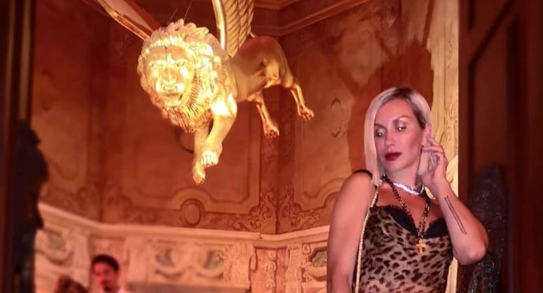 Ana Gruica pokazala donje rublje u prozirnoj leopard haljini
