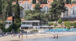 Inspekcija zabranila kupanje na plaži u Dubrovniku, more puno fekalija