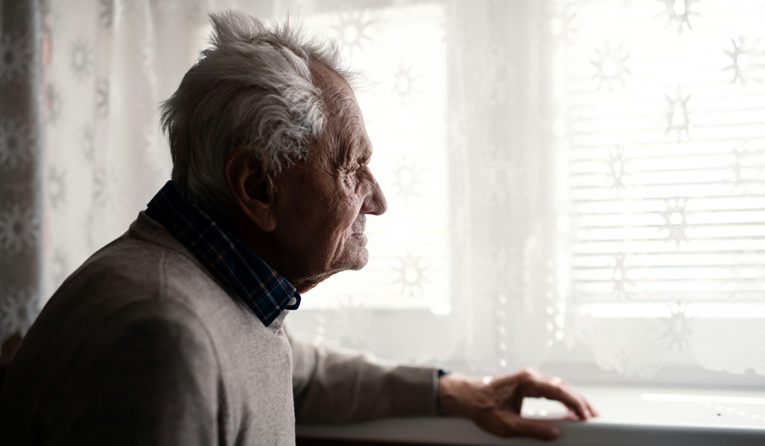 Kako prepoznati da su stariji roditelji usamljeni?