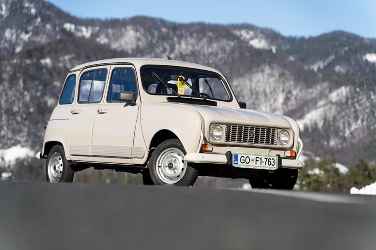 VIDEO Bivši slovenski predsjednik prodaje svoj Renault 4, otkrio i razlog