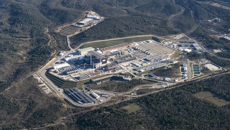 Kasni pokretanje eksperimentalne faze fuzijskog nuklearnog reaktora u Francuskoj