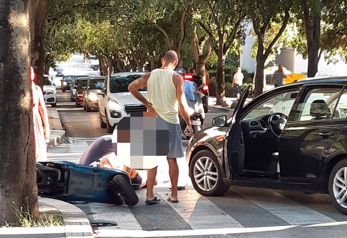 U Splitu se sudarili motocikl i automobil, vozač motocikla teško ozlijeđen
