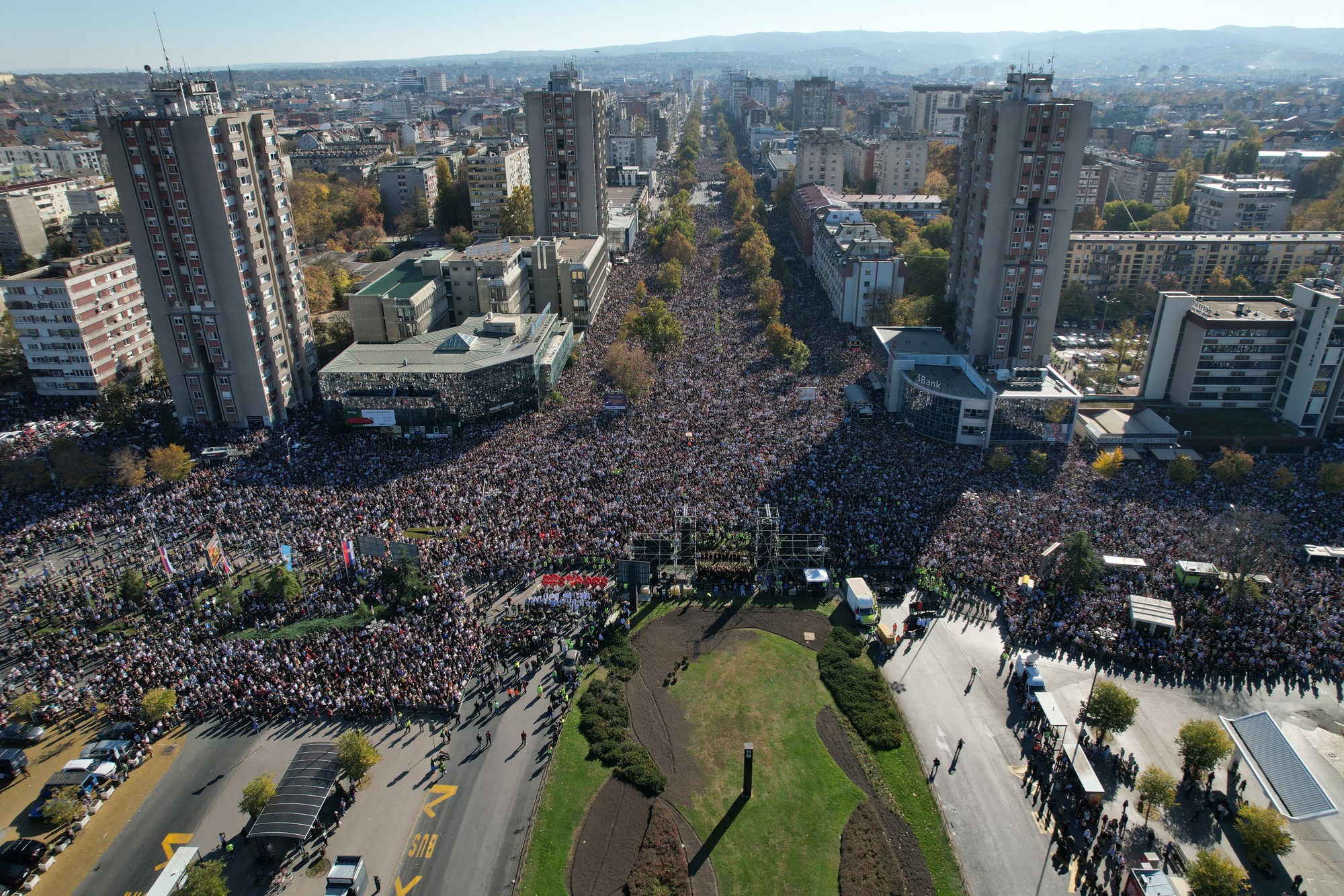 Arhiv javnih skupova: U Novom Sadu je jučer bilo 110.000 ljudi