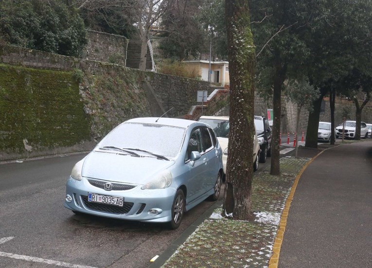 U Rijeci ukinuti zimski uvjeti