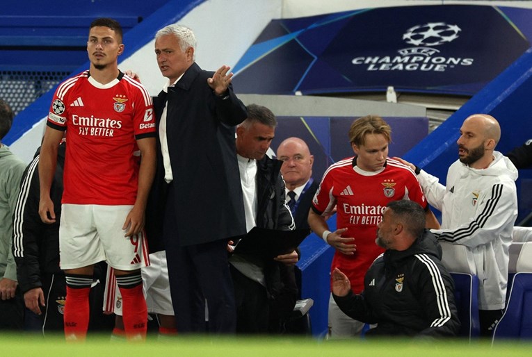 Mourinho o Ivanoviću: Smeta me kad se izmišljaju stvari o igračima koji su mi dragi