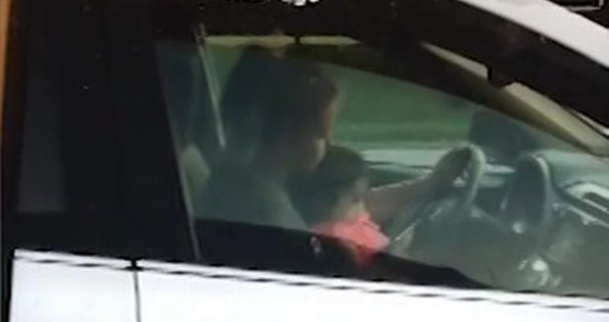 Automobil vozila s dvogodišnjom kćeri u krilu pa završila iza rešetaka