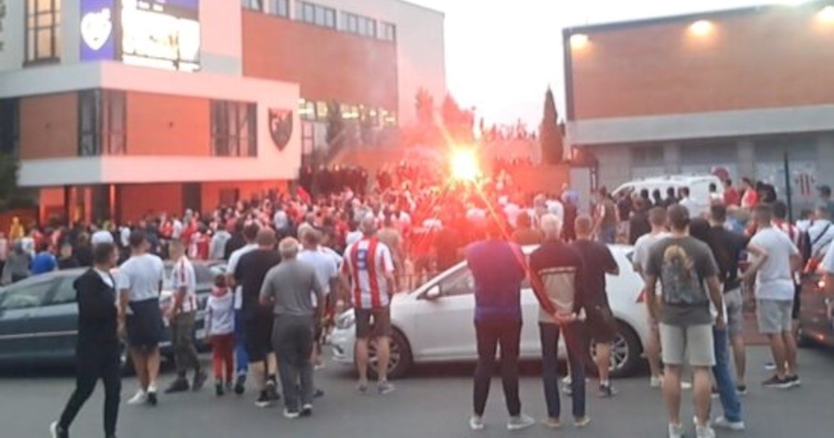 Kaos u Beogradu. Pogledajte tučnjavu Delija i policije