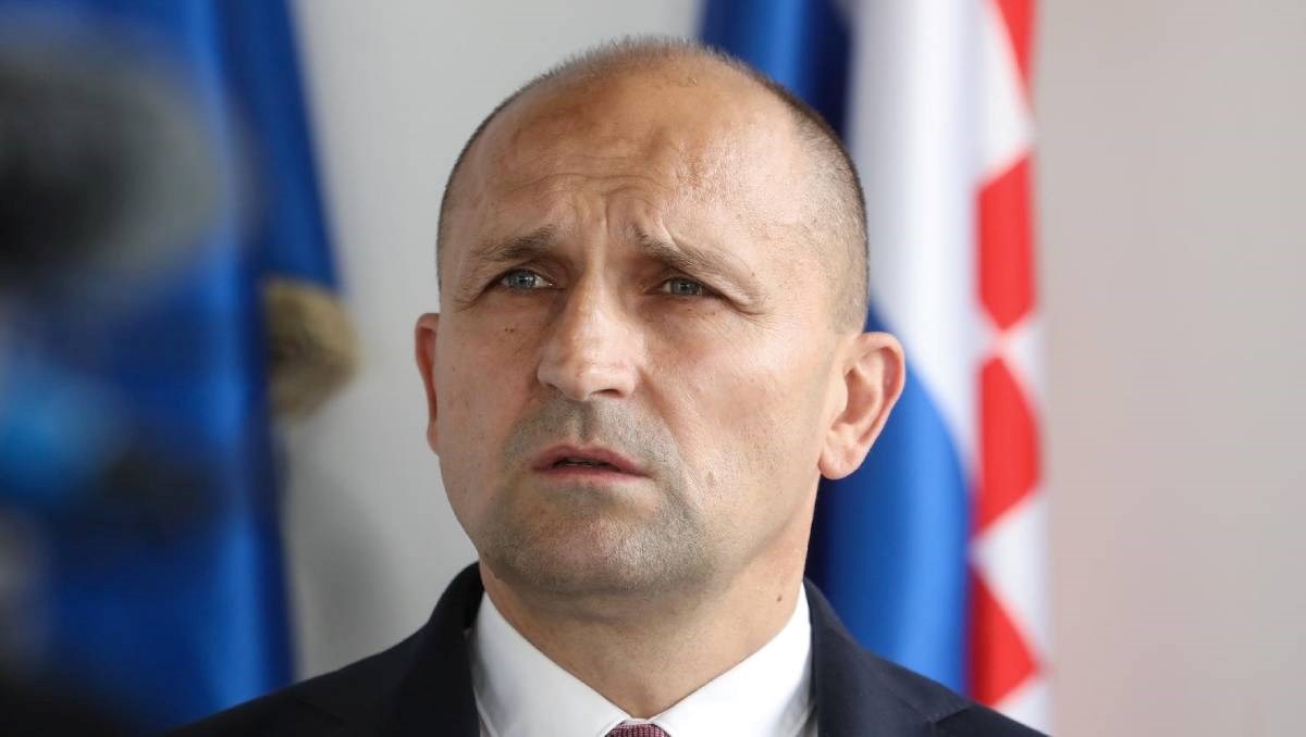 Anušić na sastanku NATO-a: Hrvatska će pomagati Ukrajini dokle god bude trebalo