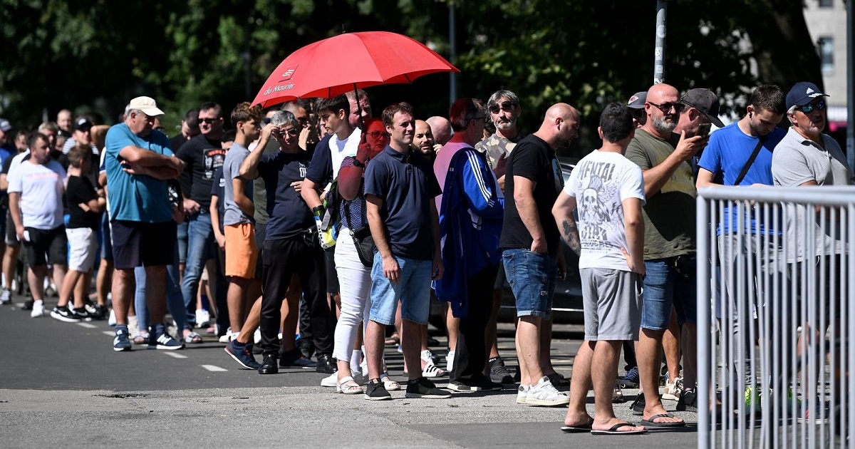 Dinamovci navalili na ulaznice za AEK. Pogledajte redove pred Maksimirom