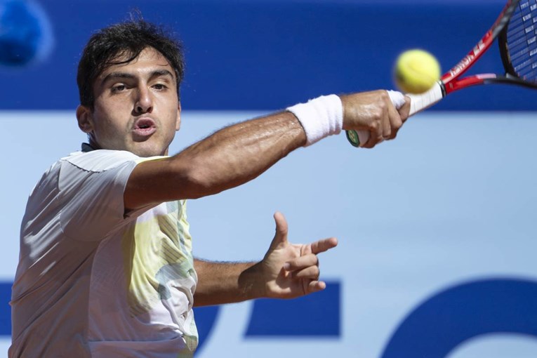 Otac mu je donio SP Maradoni i trenirao ga je Ćiro. On je sada u prvom ATP finalu