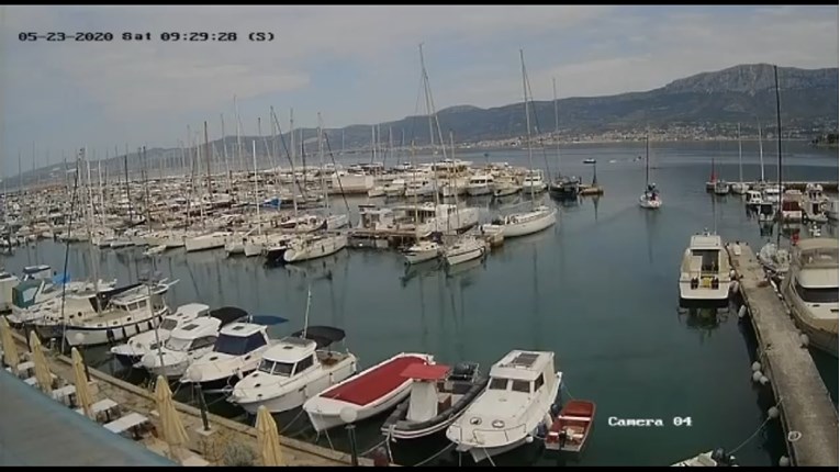 VIDEO Nadzorna kamera snimila trenutak kada je gliser pokupio mlade veslače