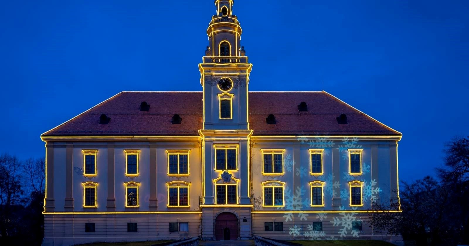 Jedan od najstarijih dvoraca u Slavoniji ukrašen za Advent, izgleda predivno