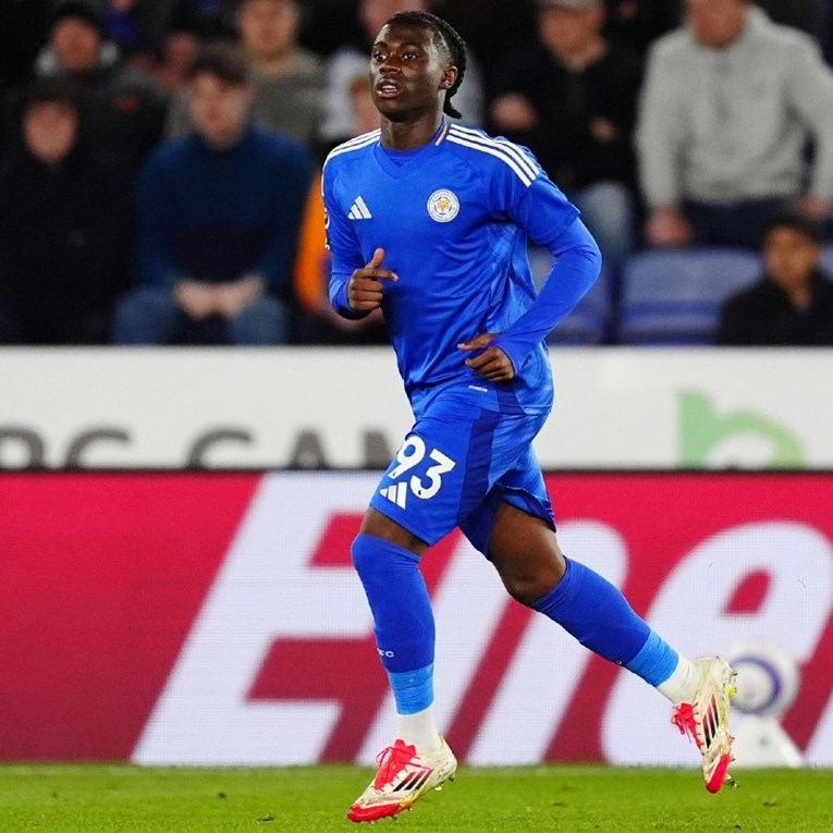 Za Leicester je zaigrao 15-godišnjak. Evo zašto nije igrao u istom dresu kao suigrači
