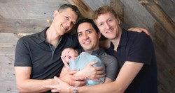 Prvi put imena trojice muškaraca upisana na rodni list bebe