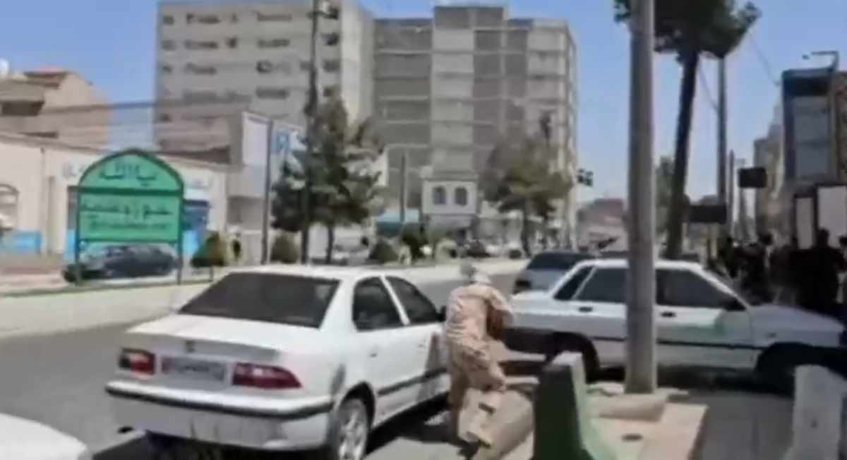 Teroristički napad džihadista u Iranu. Upali u zgradu suda i ubili devetero ljudi