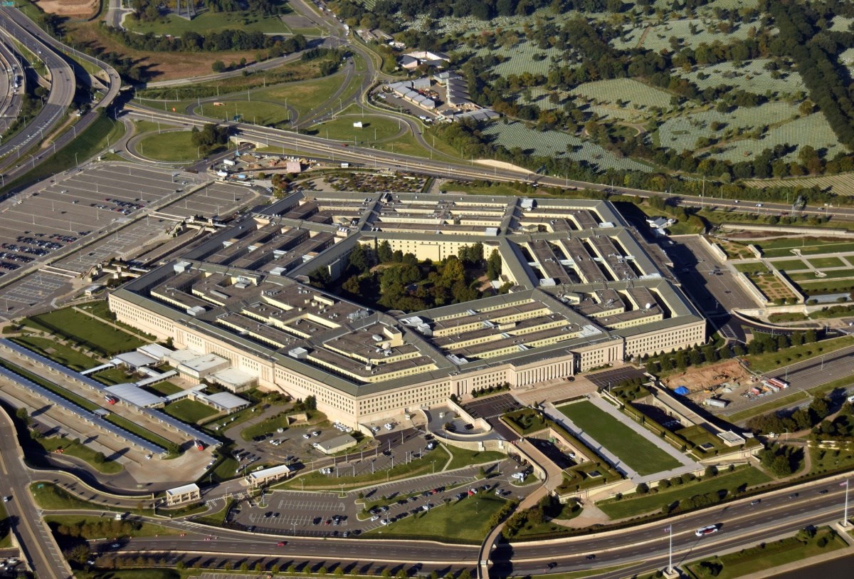 Trump naredio da se Pentagon preimenuje u Ministarstvo rata. "Šaljemo poruku snage"