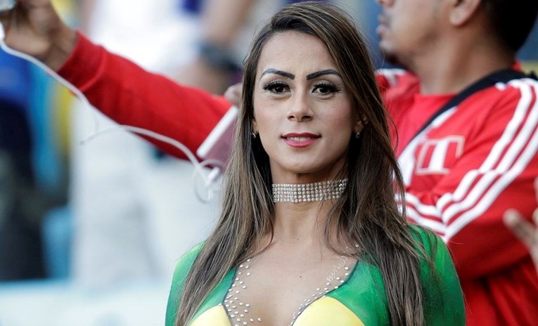Atraktivna Brazilka na utakmicu došla potpuno gola