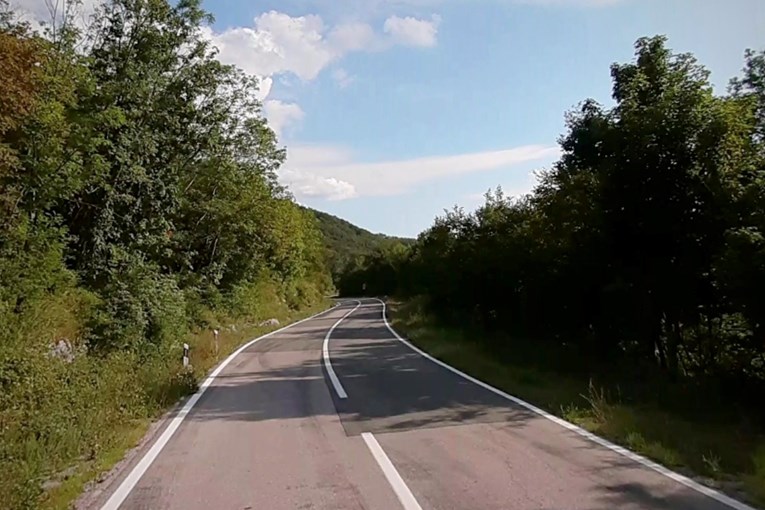 Prometna u Gorskom kotaru, vozač motora prevezen u bolnicu