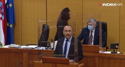"Opa, evo ga na": Nezgoda u saboru prekinula Zekanovićev govor