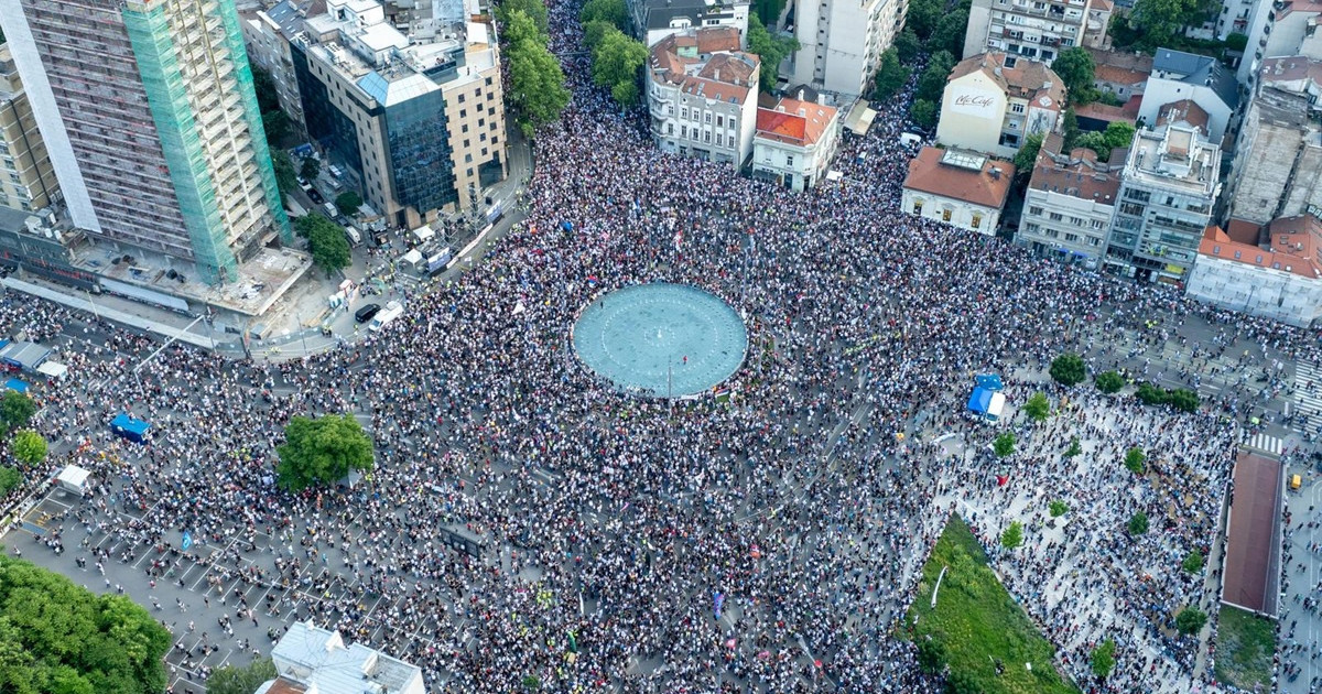 Ravnatelj srpske policije: Na skupu na Slaviji 34.300 građana