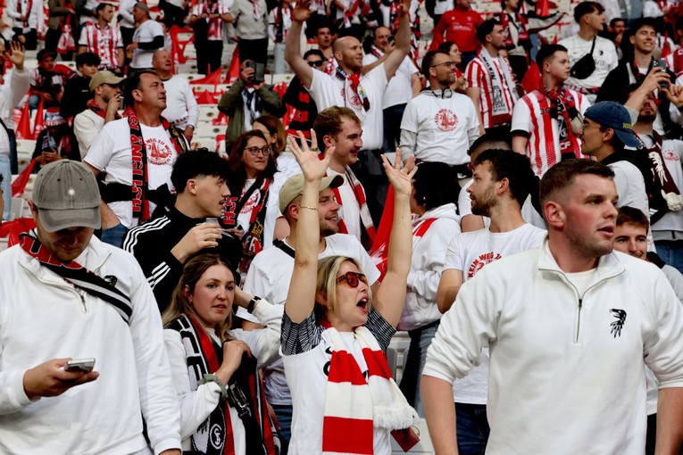 Njemački fanovi ogorčeni odlukom Turaka. Zabranjena im je koreografija u finalu EL-a