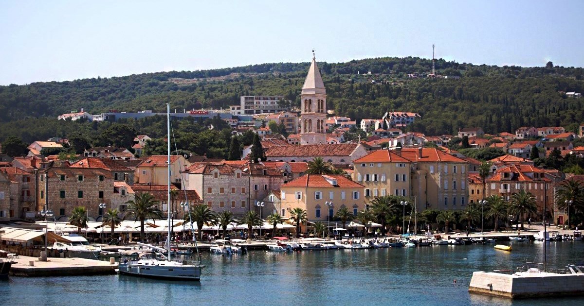 Na Braču nekoliko učenika i nastavnika pozitivno, dijete sa simptomima išlo u školu