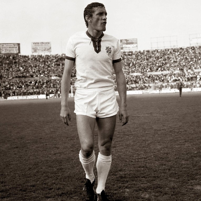 Odveo je ekipu iz provincije do prve južnjačke titule u Italiji. Prije Maradone